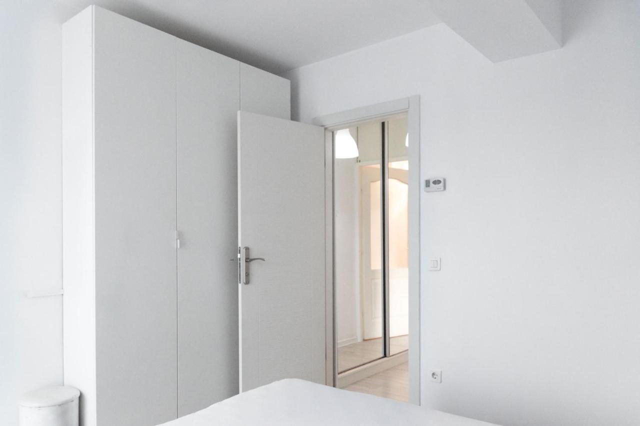 Airport Residence - Apartment Across From Otopeni Airport Eksteriør bilde