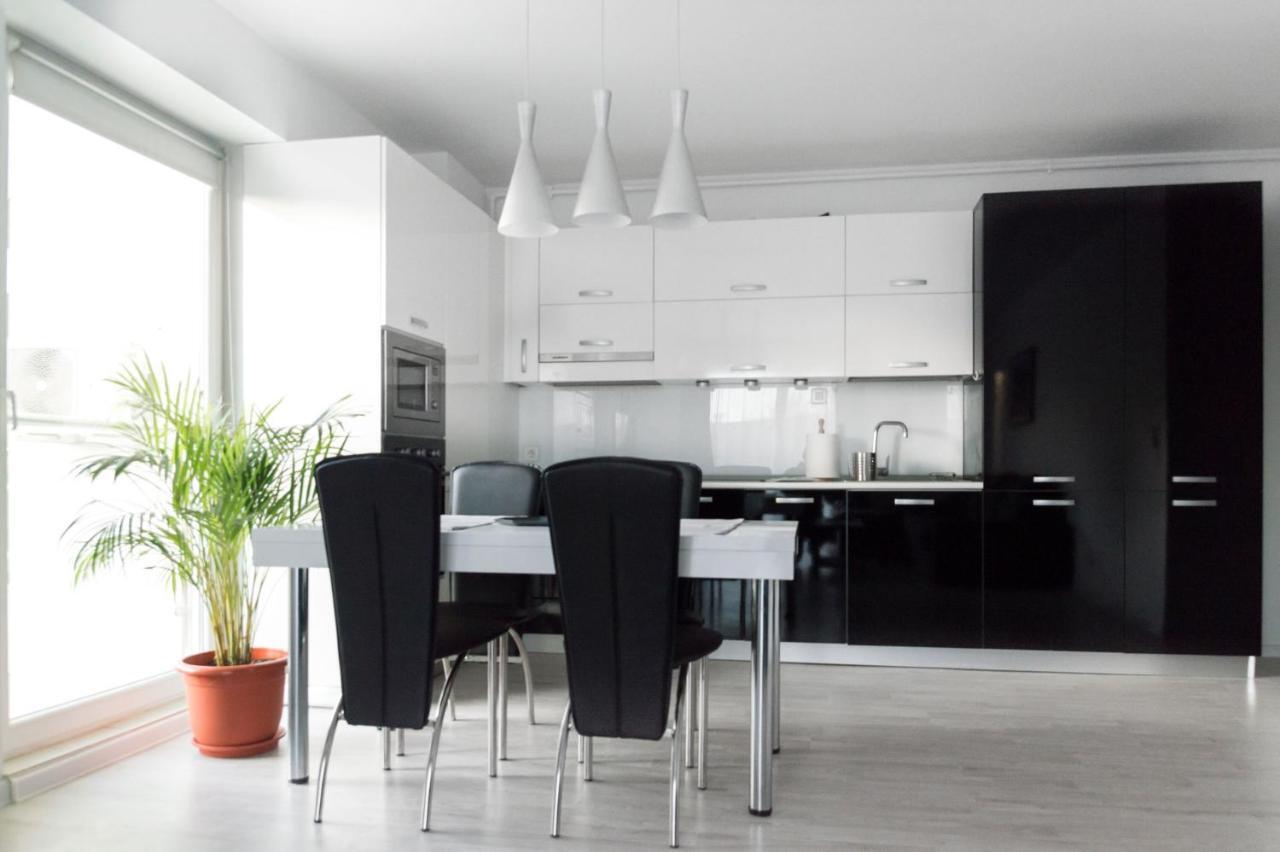 Airport Residence - Apartment Across From Otopeni Airport Eksteriør bilde